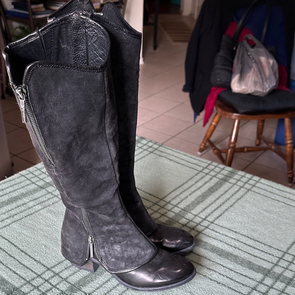 Pliner Black Knee-High Women's Boots size 6.5